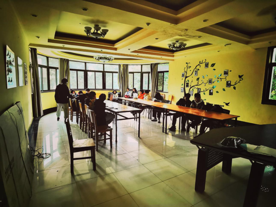 江苏省无锡交通高等职业技术学校心理健康协会开展“盲人排队”朋辈团辅活动